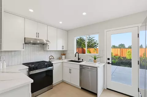 Kitchen - 324 Glencourt Way, Pacifica, CA 94044 photo 1 of 5