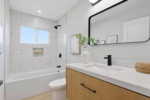 Bath - 324 Glencourt Way, Pacifica, CA 94044 photo 1 of 4