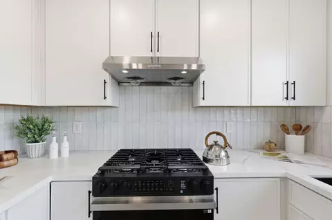 Kitchen - 324 Glencourt Way, Pacifica, CA 94044 photo 4 of 5