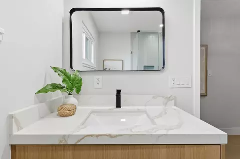 Bath - 324 Glencourt Way, Pacifica, CA 94044 photo 4 of 4