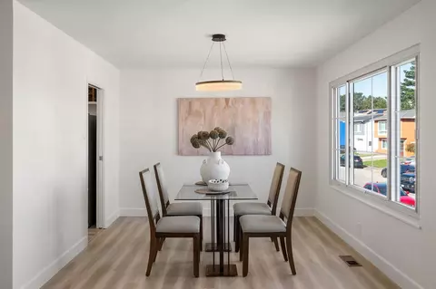 Dining - 15 Eastridge Cir, Pacifica, CA 94044 photo 1 of 4