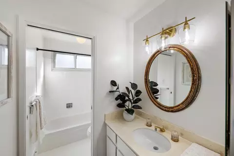 Bath - 15 Eastridge Cir, Pacifica, CA 94044 photo 3 of 4