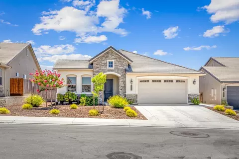 2011 Sage Dr, Hollister, CA 95023