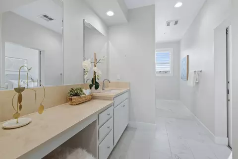 Entry Way - 225 Houret Dr, Milpitas, CA 95035 photo 5 of 5