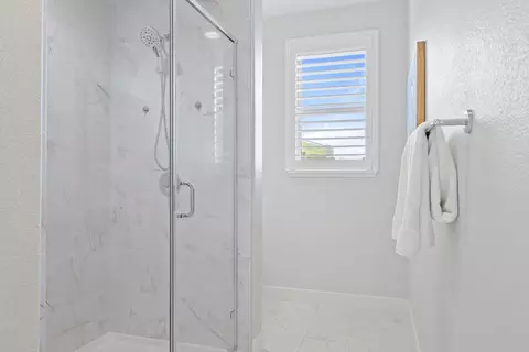 Bath - 225 Houret Dr, Milpitas, CA 95035 photo 2 of 5