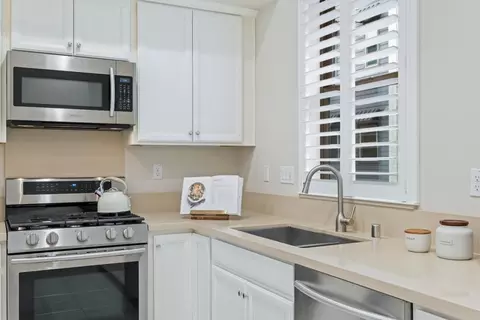 Kitchen - 225 Houret Dr, Milpitas, CA 95035 photo 6 of 6