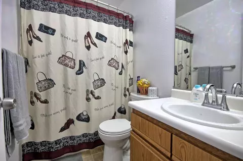 Bath - 1064 Madrid St, Soledad, CA 93960 photo 1 of 1
