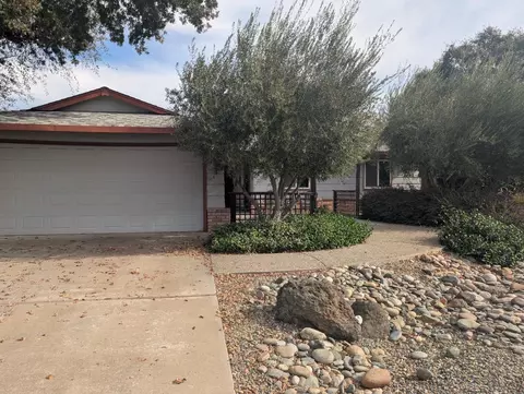 218 Tohara Ln, Waterford, CA 95386