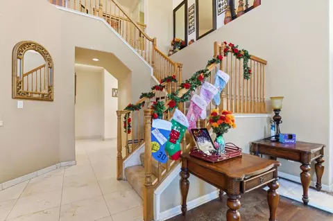 Entry Way - 946 Martiri Ct, Gilroy, CA 95020 photo 1 of 1