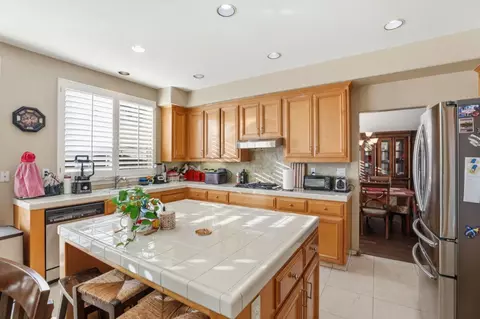 Kitchen - 946 Martiri Ct, Gilroy, CA 95020 photo 1 of 3