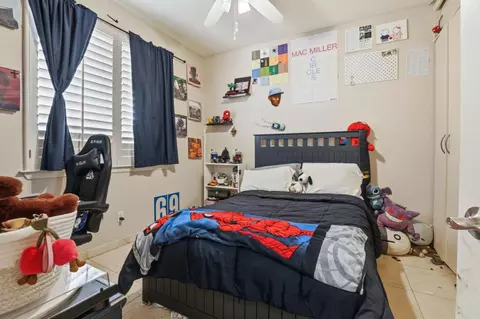 Bedroom - 946 Martiri Ct, Gilroy, CA 95020 photo 4 of 5