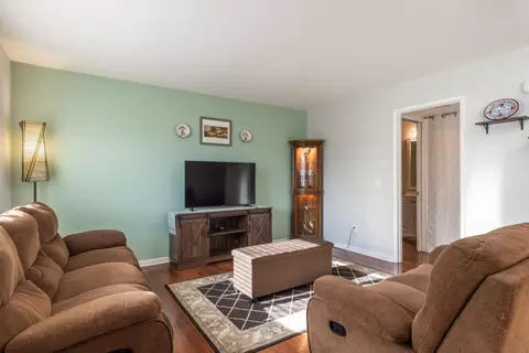 1883 Cherokee Dr 3, Salinas, CA 93906 photo 3