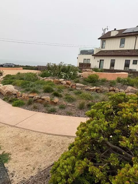 999 Ocean Blvd, Moss Beach, CA 94038