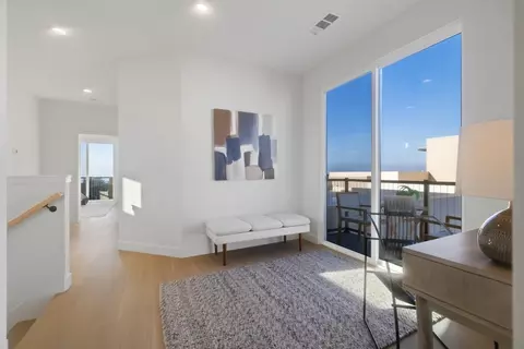 Entry Way - 809 Fassler Ave, Pacifica, CA 94044 photo 3 of 3