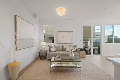 Living - 809 Fassler Ave, Pacifica, CA 94044 photo 2 of 2