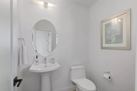 Bath - 809 Fassler Ave, Pacifica, CA 94044 photo 5 of 5