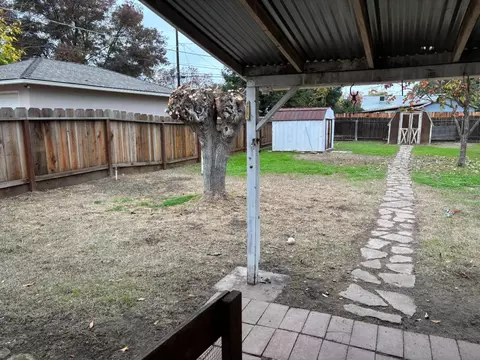 Exterior - 1441 W 20th St, Merced, CA 95340 photo 3 of 3