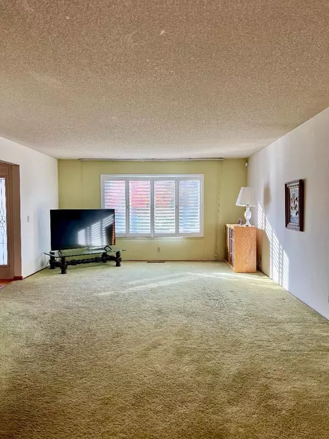Living - 7290 Orchard Dr, Gilroy, CA 95020 photo 1 of 4