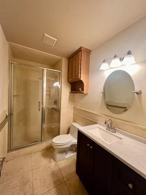 Bath - 7290 Orchard Dr, Gilroy, CA 95020 photo 2 of 3