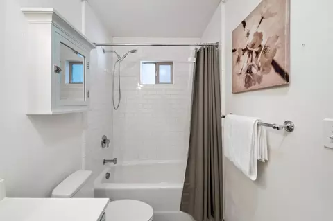 Bath - 84 San Jose Ave, Pacifica, CA 94044 photo 2 of 4