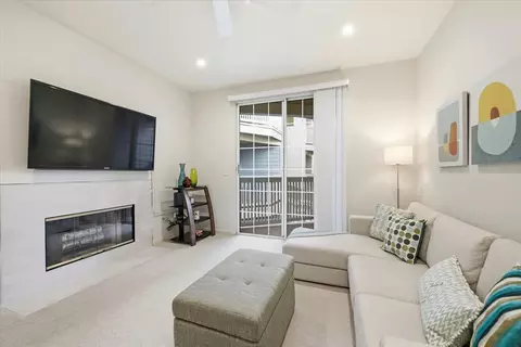 608 Arcadia Ter 201, Sunnyvale, CA 94085