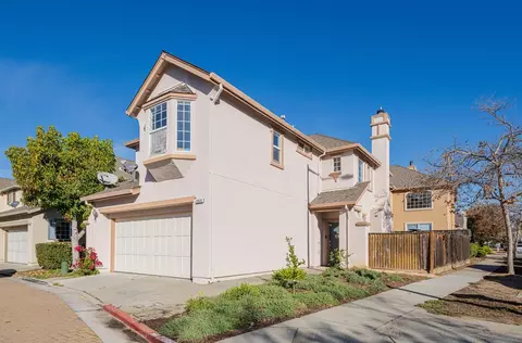 1935 Bradbury St, Salinas, CA 93906