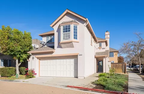 1935 Bradbury St, Salinas, CA 93906 photo 2