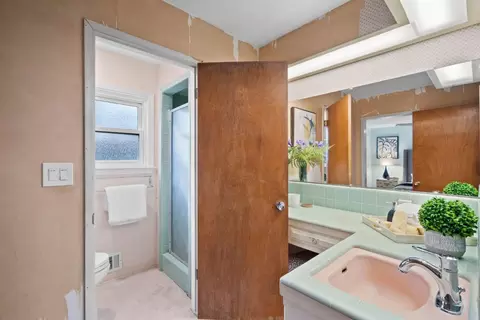 Bath - 5231 Eileen Dr, San Jose, CA 95129 photo 1 of 2