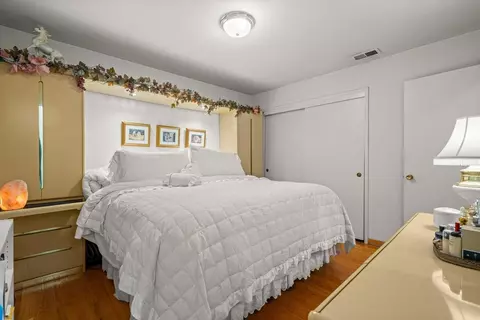 Bedroom - 908 Marilyn Dr, Campbell, CA 95008 photo 7 of 14