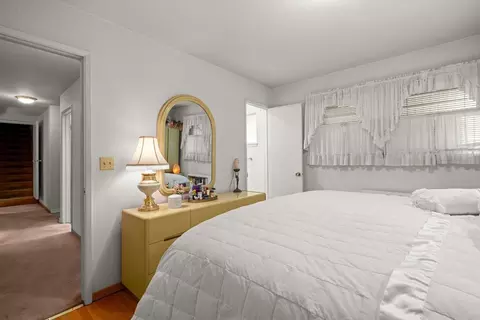 Bedroom - 908 Marilyn Dr, Campbell, CA 95008 photo 8 of 14