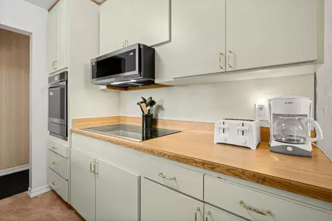 Kitchen - 908 Marilyn Dr, Campbell, CA 95008 photo 4 of 5