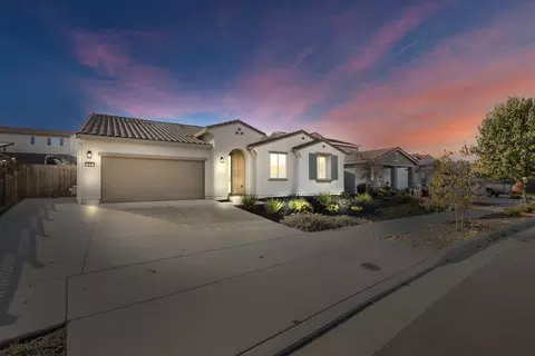 20 Hospital Rd, Hollister, CA 95023