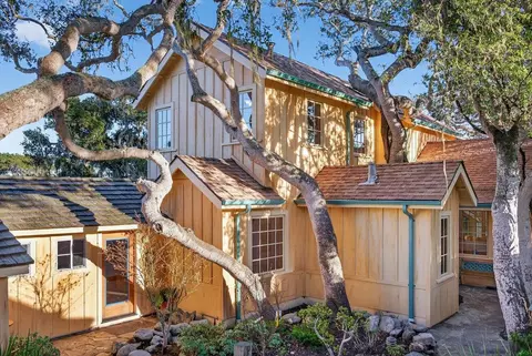 421 Eardley Ave, Pacific Grove, CA 93950