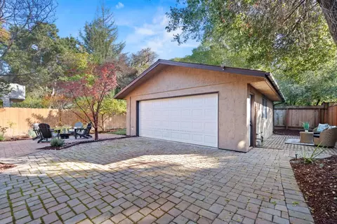 90 Walnut Ave, Atherton, CA 94027 photo 18