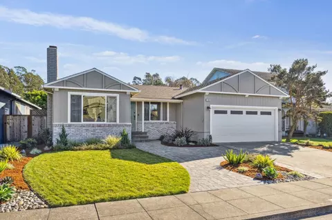 140 Palm Beach Ave, El Granada, CA 94018