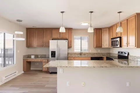 300 Glenwood Cir 265, Monterey, CA 93940