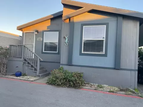 20 Russell Rd 64, Salinas, CA 93906