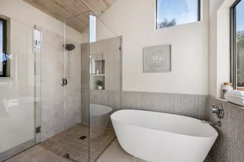 Bath - 1100 Castro Rd, Monterey, CA 93940 photo 3 of 7