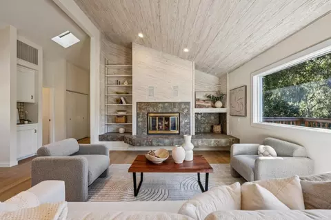 Living - 1100 Castro Rd, Monterey, CA 93940 photo 4 of 8