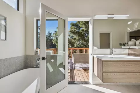 Bath - 1100 Castro Rd, Monterey, CA 93940 photo 4 of 7