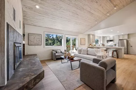 Living - 1100 Castro Rd, Monterey, CA 93940 photo 3 of 8