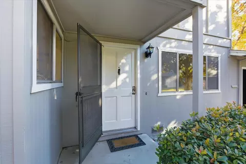 1542 Canna Ct, Mountain View, CA 94043 photo 2
