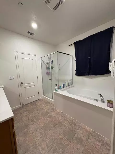 Bath - 1226 Palermo Ct, Salinas, CA 93905 photo 2 of 3