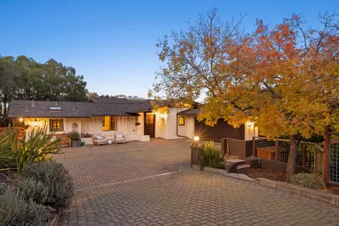 707 Vista Dr, Redwood City, CA 94062