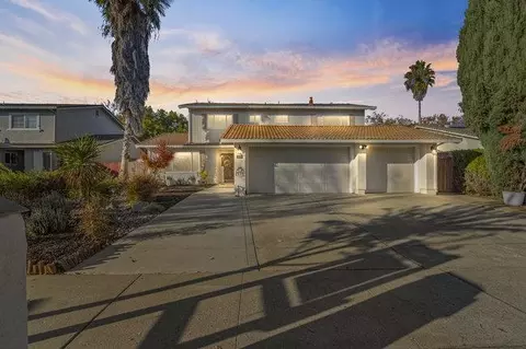 819 Cumberland Dr, Gilroy, CA 95020