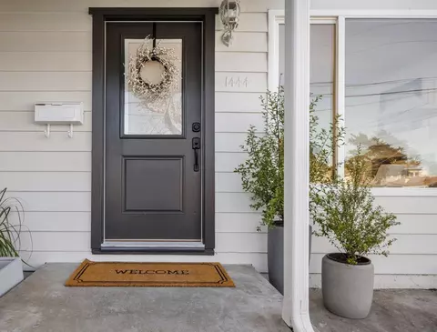 Entry Way - 1444 Flores Dr, Pacifica, CA 94044 photo 2 of 4