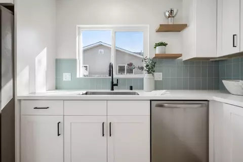 Kitchen - 1444 Flores Dr, Pacifica, CA 94044 photo 2 of 4