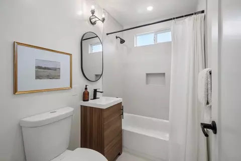 Bath - 1444 Flores Dr, Pacifica, CA 94044 photo 1 of 1