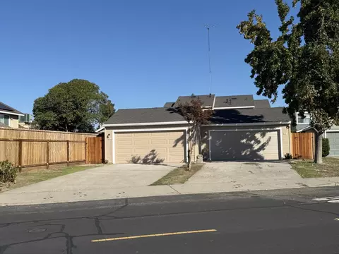 3739 Willowood Dr, Oakdale, CA 95361