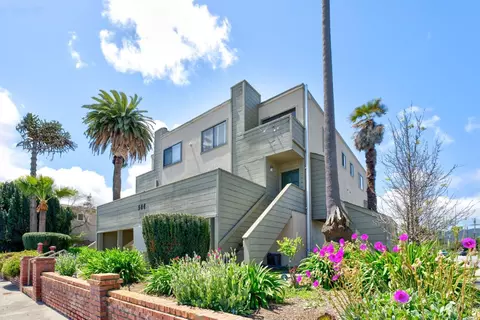 Exterior - 504 Ocean Ave 2, Monterey, CA 93940 photo 2 of 4